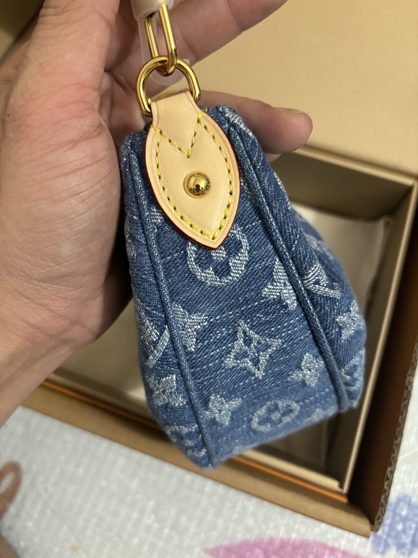 Louis Vuitton Pochette Valley Handbag