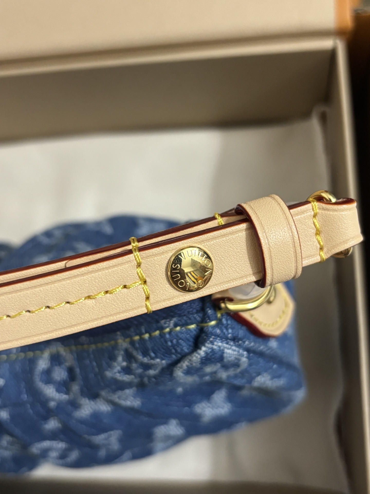 Louis Vuitton Pochette Valley Handbag