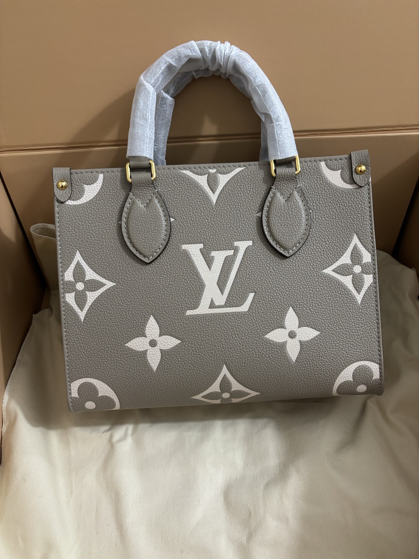 Louis Vuitton OnTheGo Tote Bag
