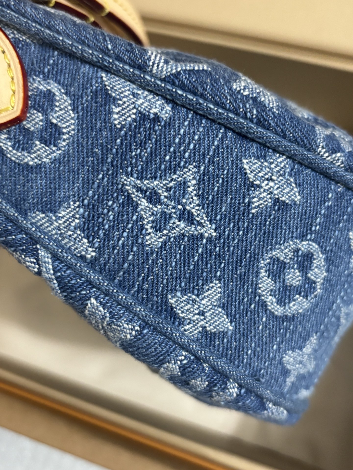 Louis Vuitton Pochette Valley Handbag