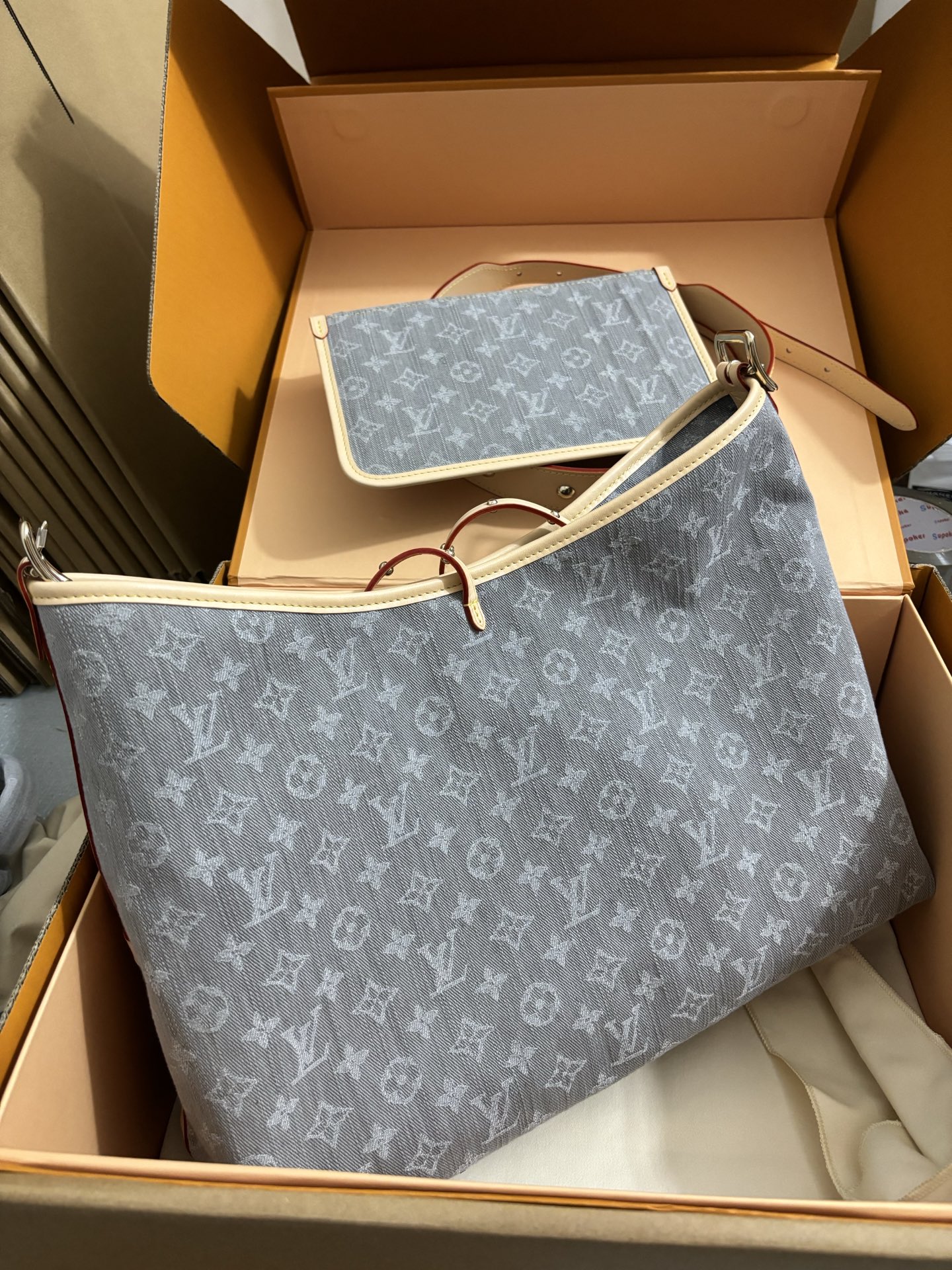 Louis Vuitton CarryAll Medium Bag