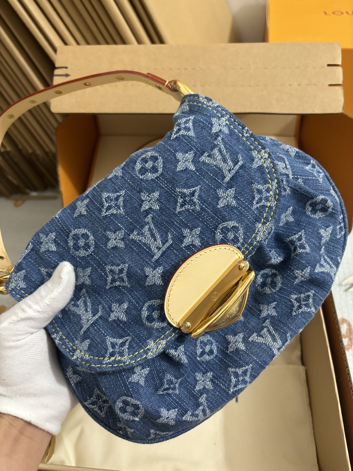 Louis Vuitton SUNSET Handbag
