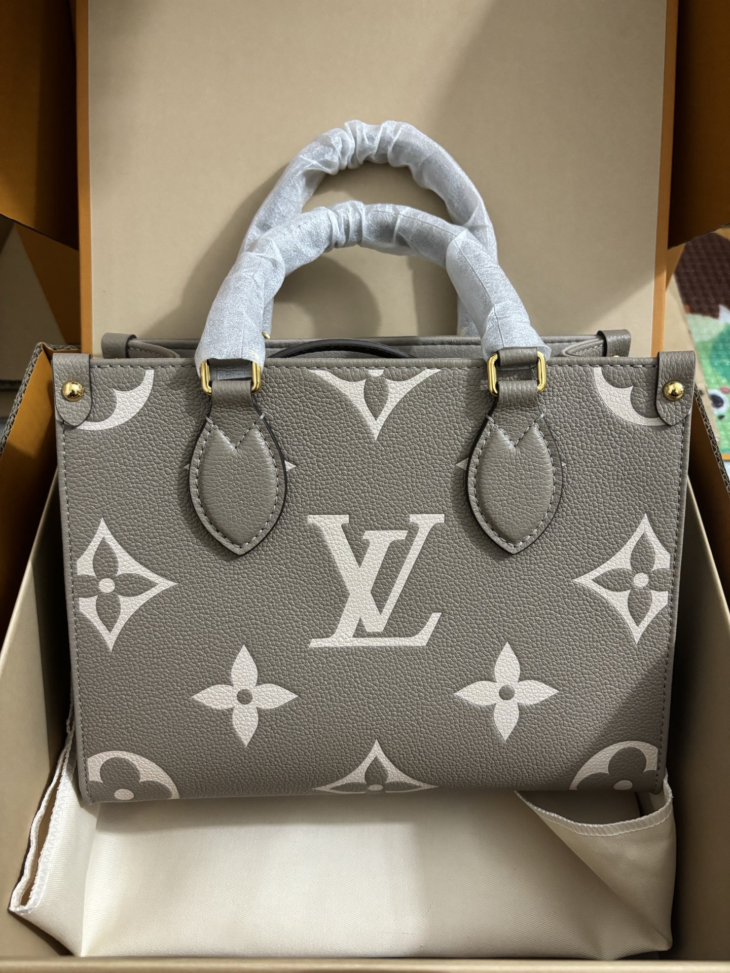 Louis Vuitton OnTheGo Tote Bag