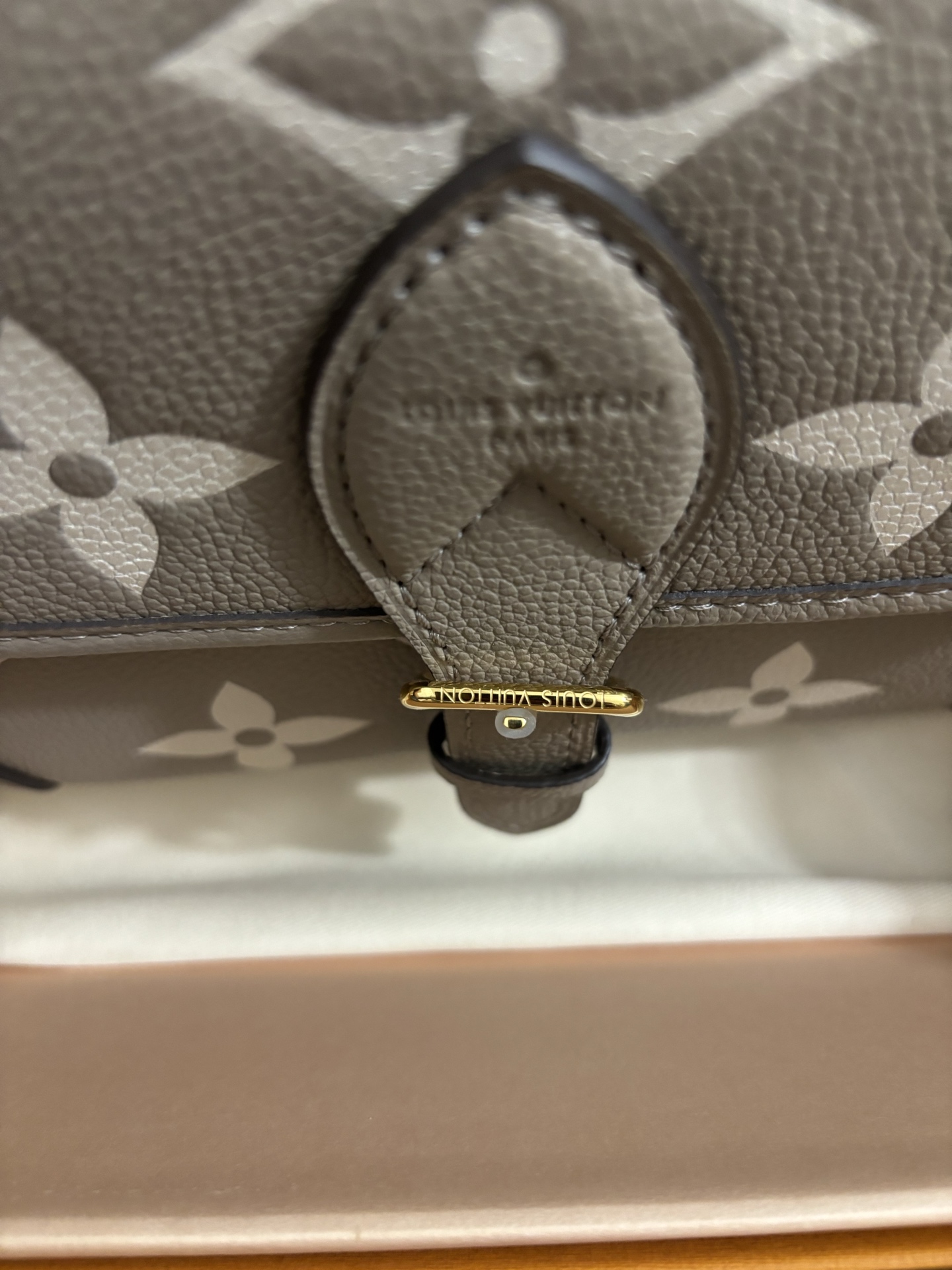 Louis Vuitton Baguette bag