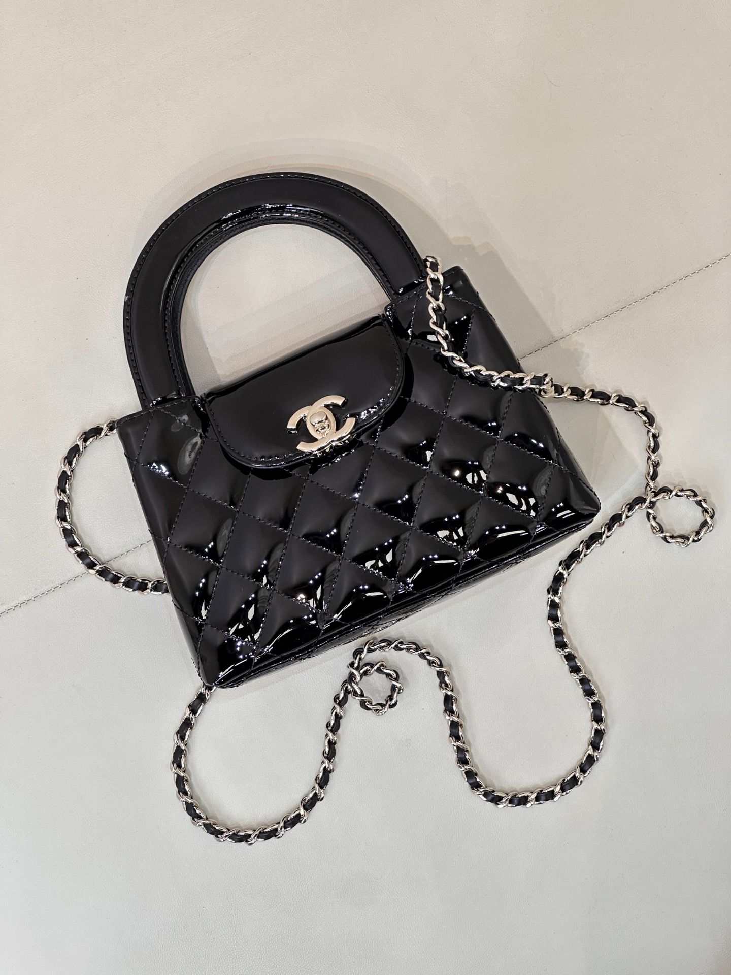 Chanel Kelly chain bag