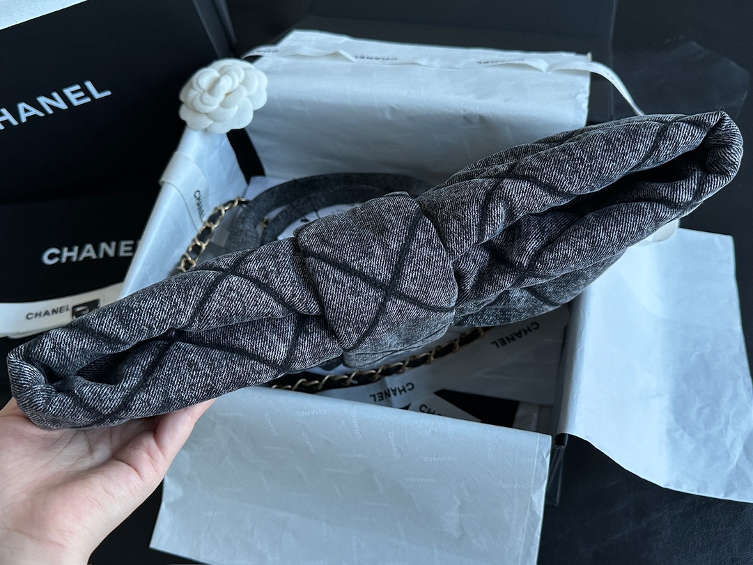 Chanel 25K Bowknot denim handbag