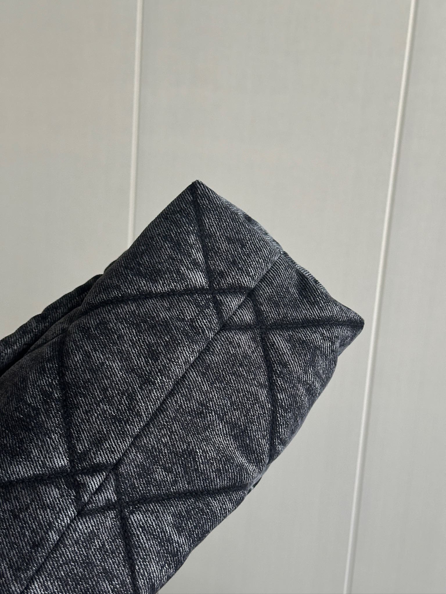 Chanel 25K Hobo tote bag