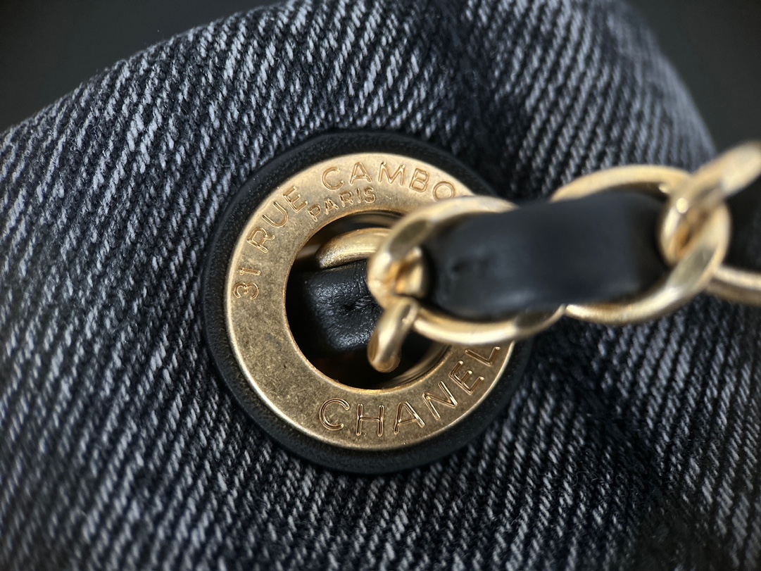 Chanel 25K Hobo tote bag