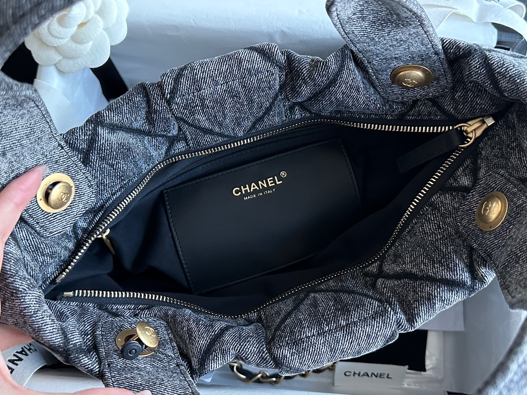 Chanel 25K Bowknot denim handbag