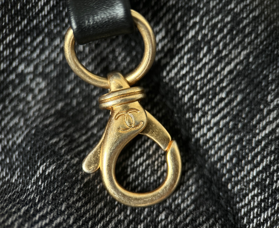 Chanel 25K Hobo tote bag