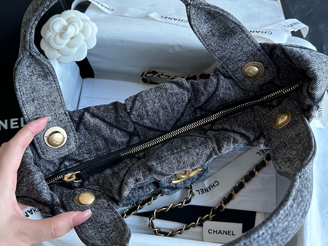 Chanel 25K Bowknot denim handbag