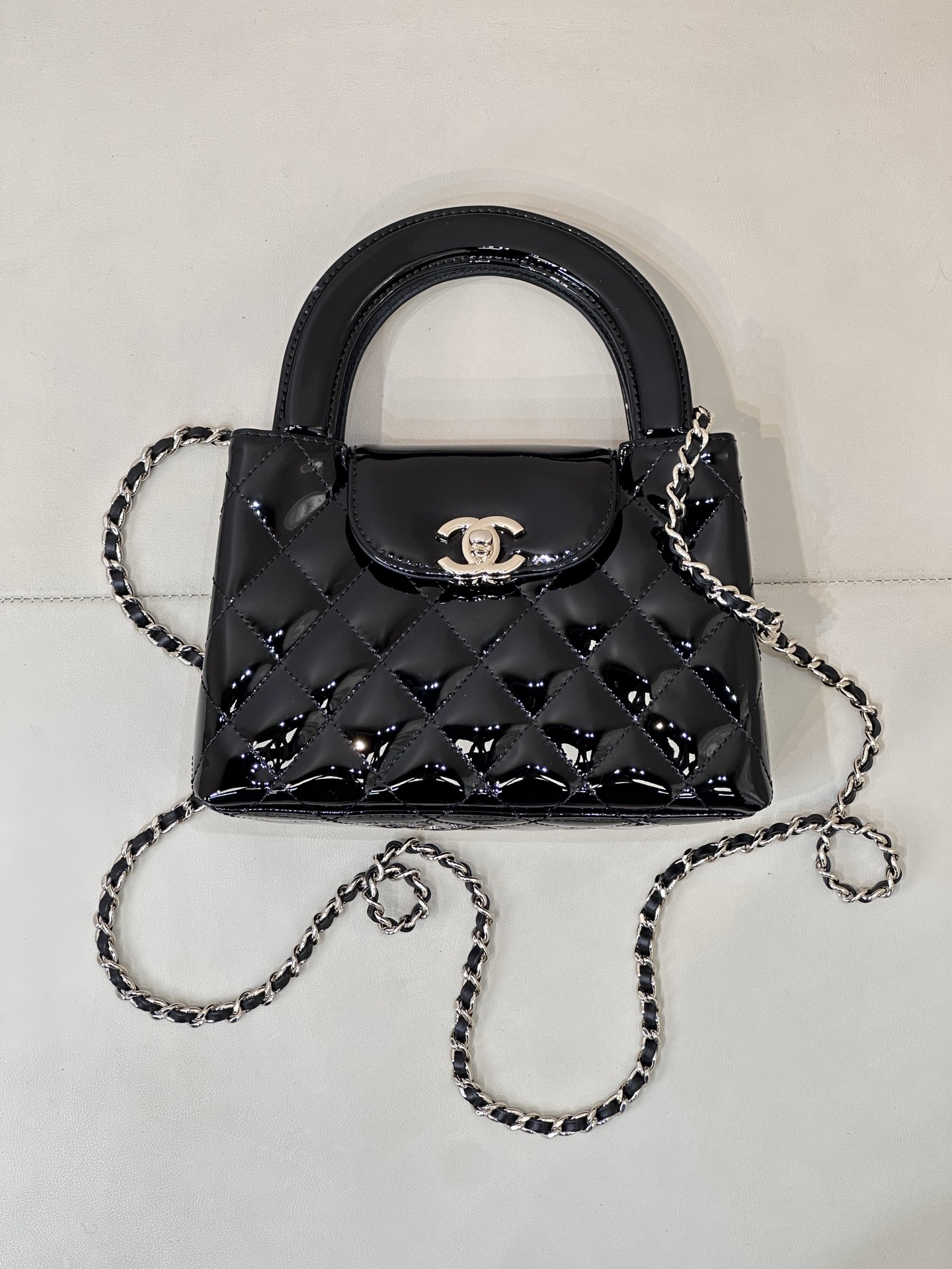 Chanel Kelly chain bag