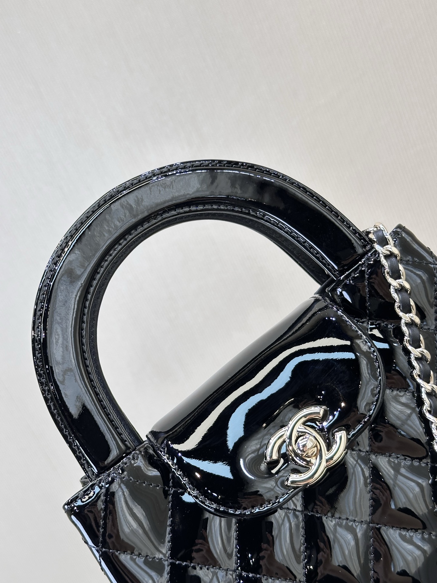 Chanel Kelly chain bag