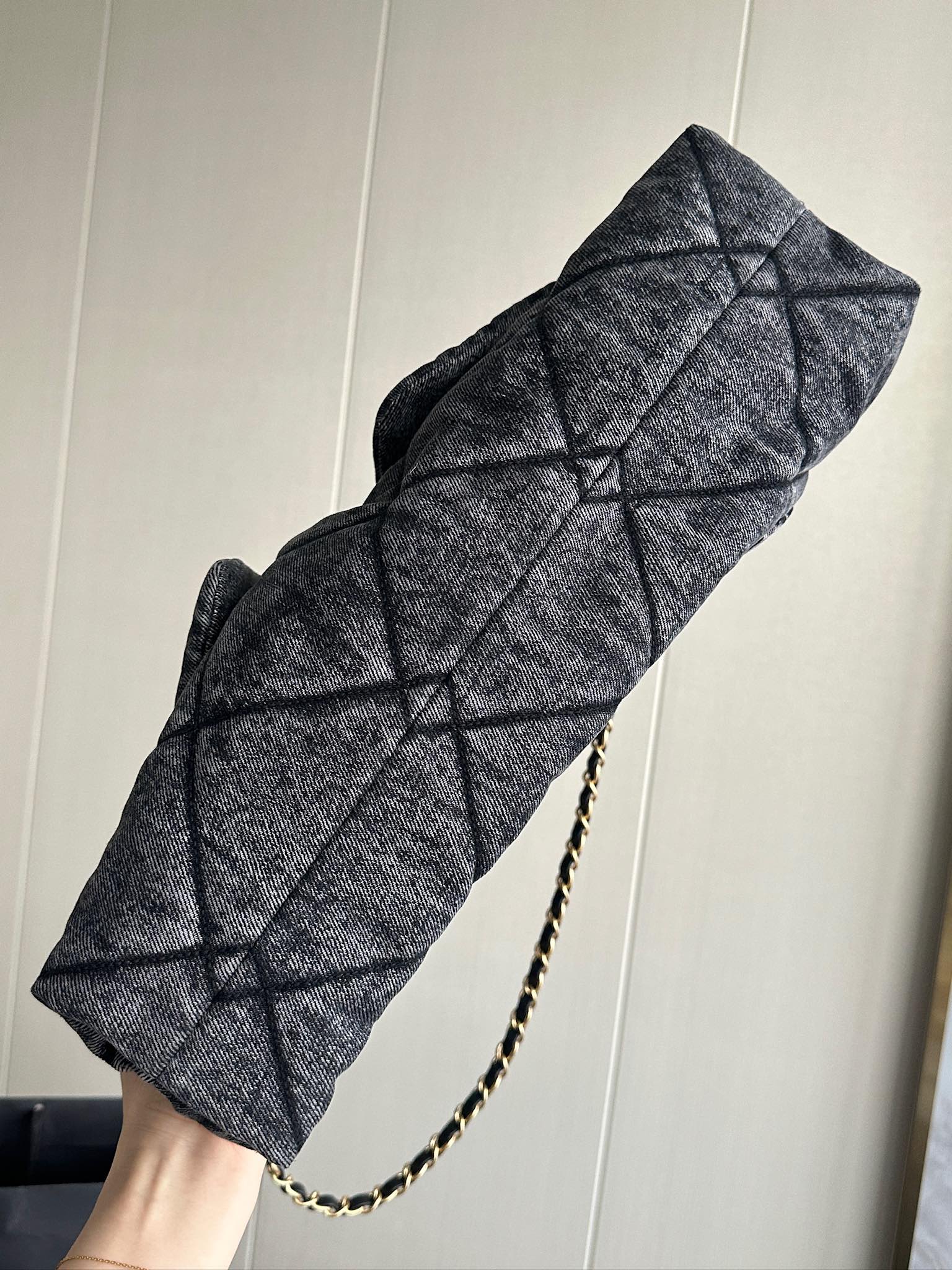 Chanel 25K Hobo tote bag