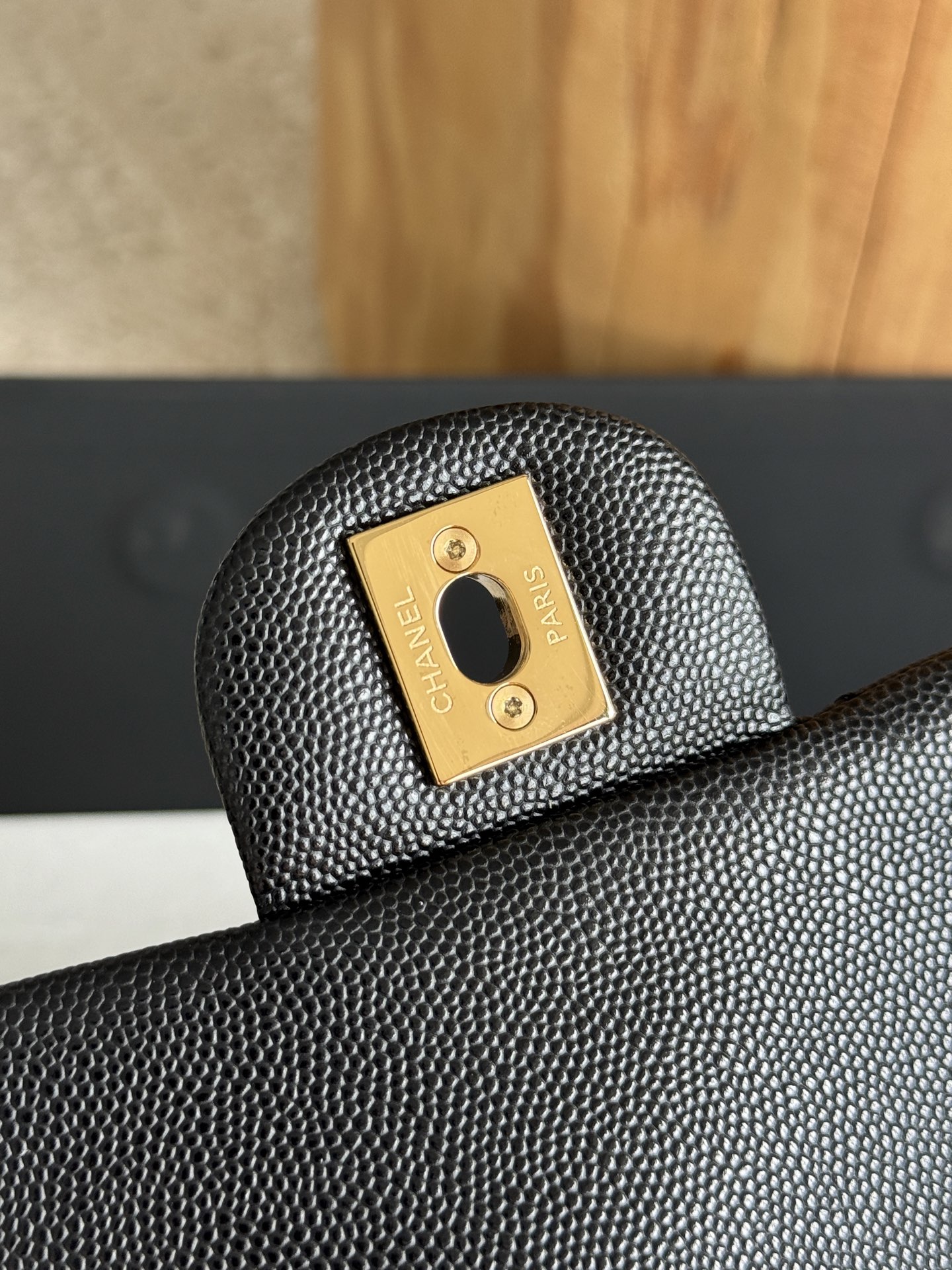 CHANEL CF17 Lychee grain black gold black silver