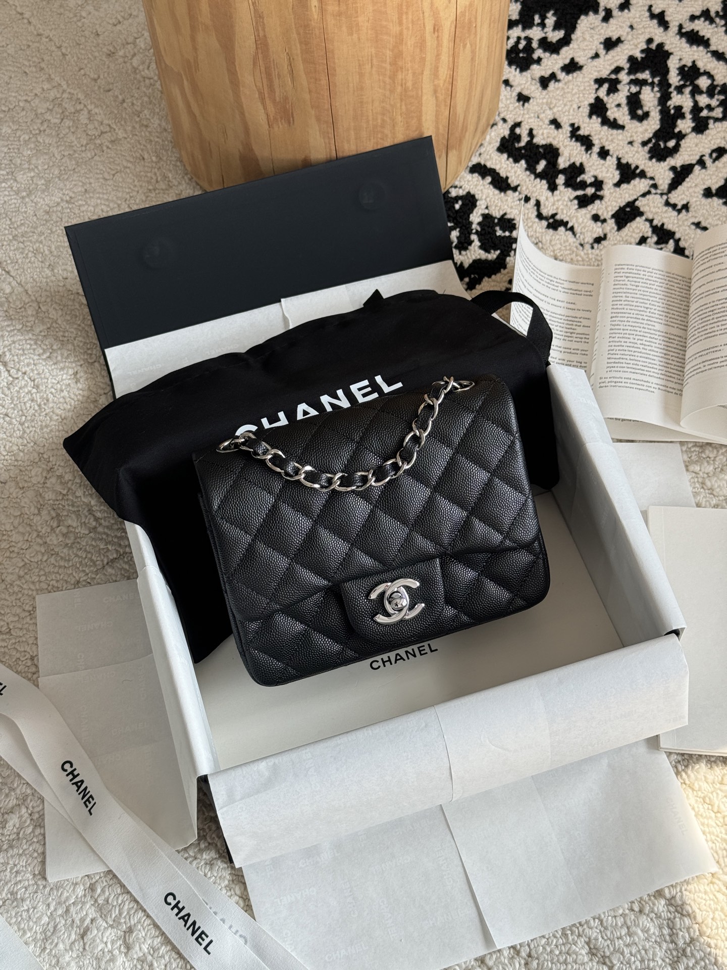 CHANEL CF17 Lychee grain black gold black silver