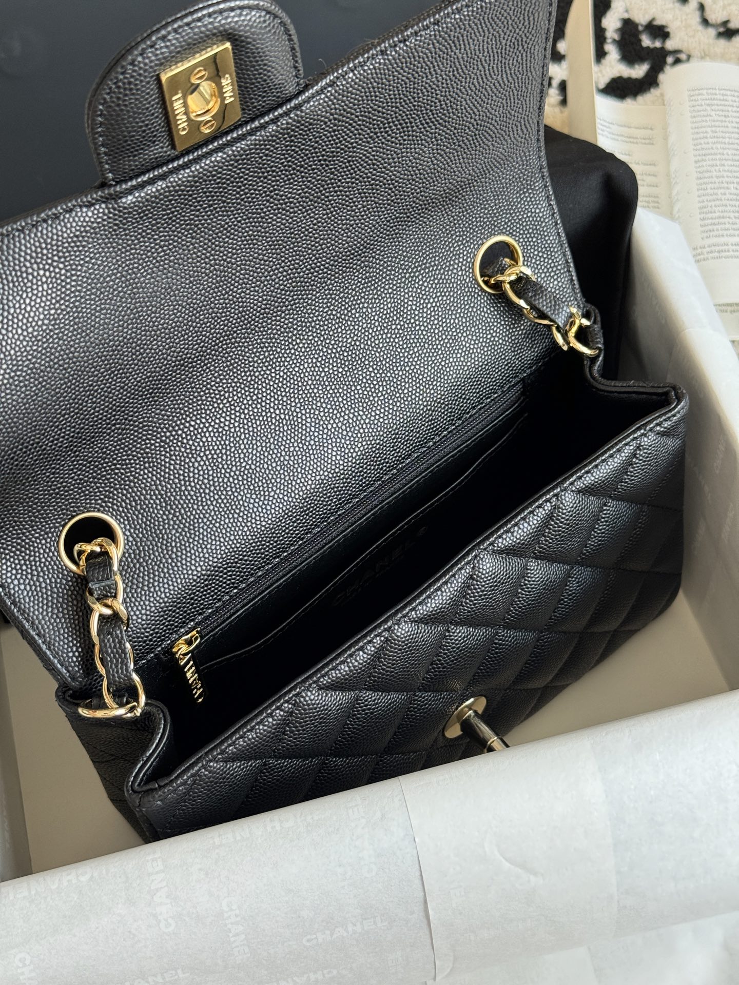 CHANEL CF20 Lychee grain black gold black silver