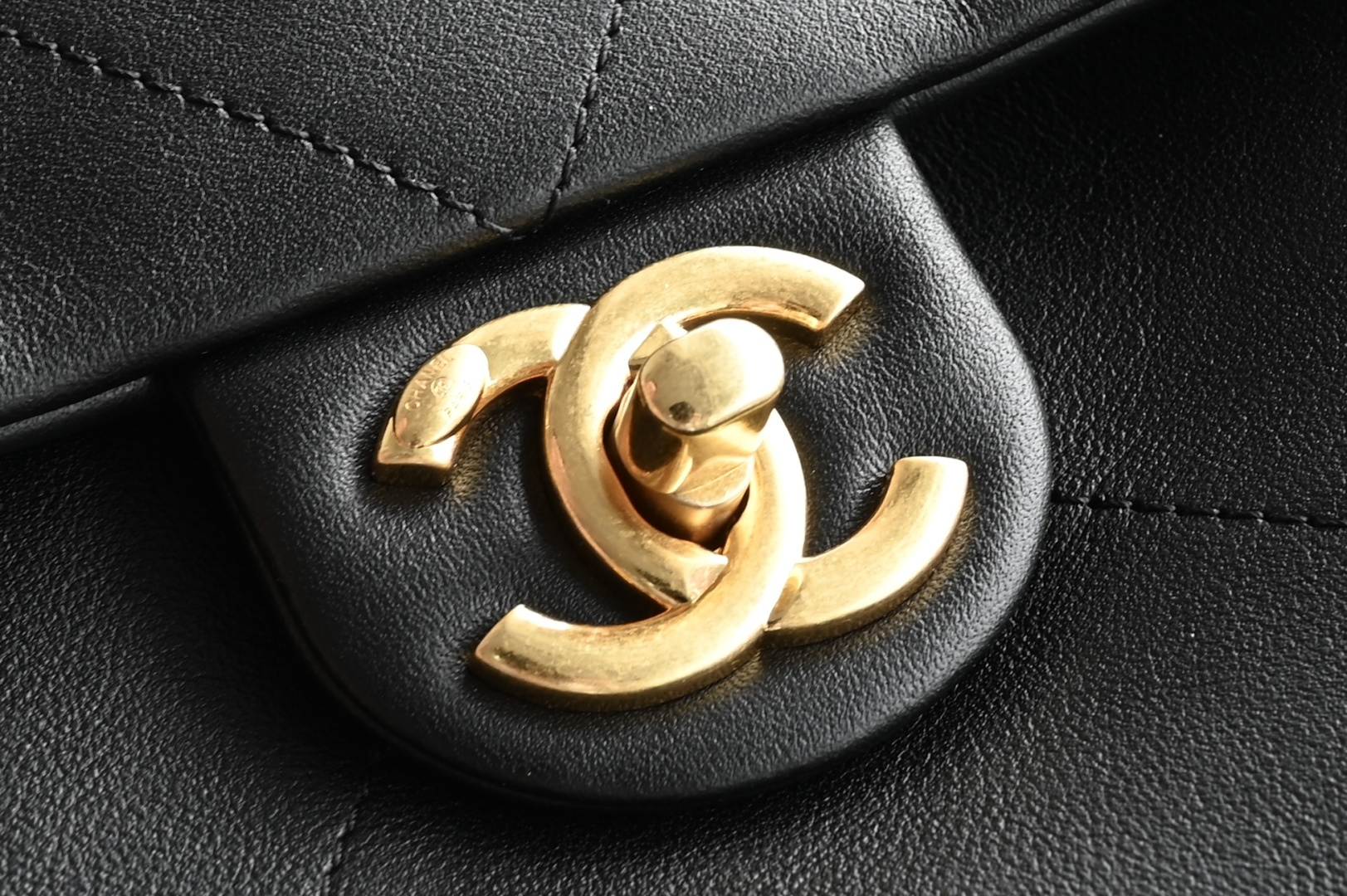 Chanel 25k big gold chain hobo