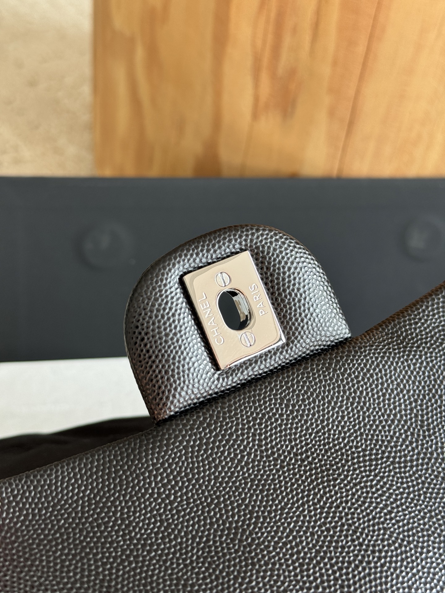 CHANEL CF17 Lychee grain black gold black silver