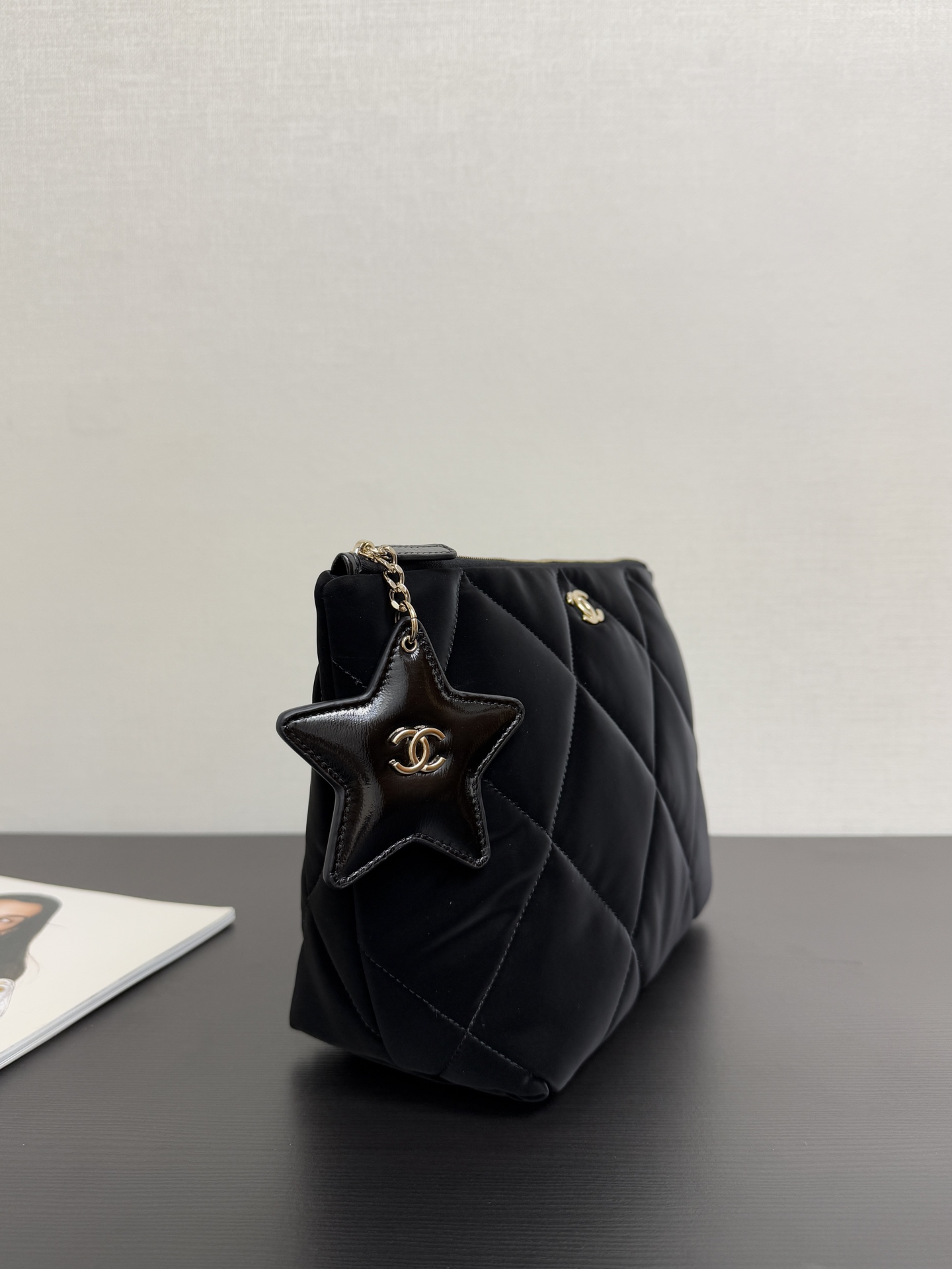 Chanel Ohanel 25N Skiing Series Shopping Clutch