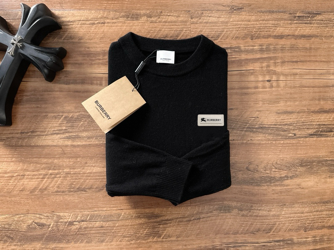 Burberry Exquisite Logo Crew Neck Sweater