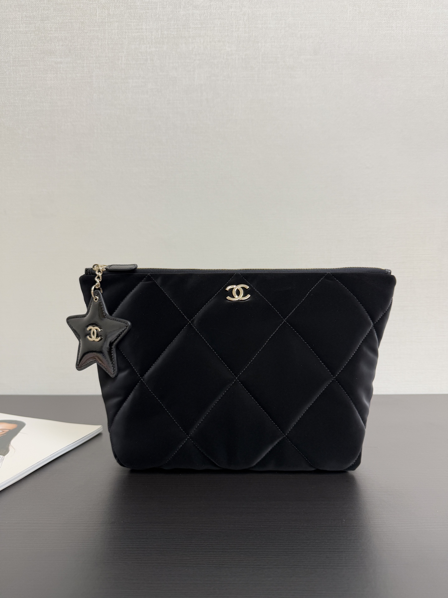 Chanel Ohanel 25N Skiing Series Shopping Clutch