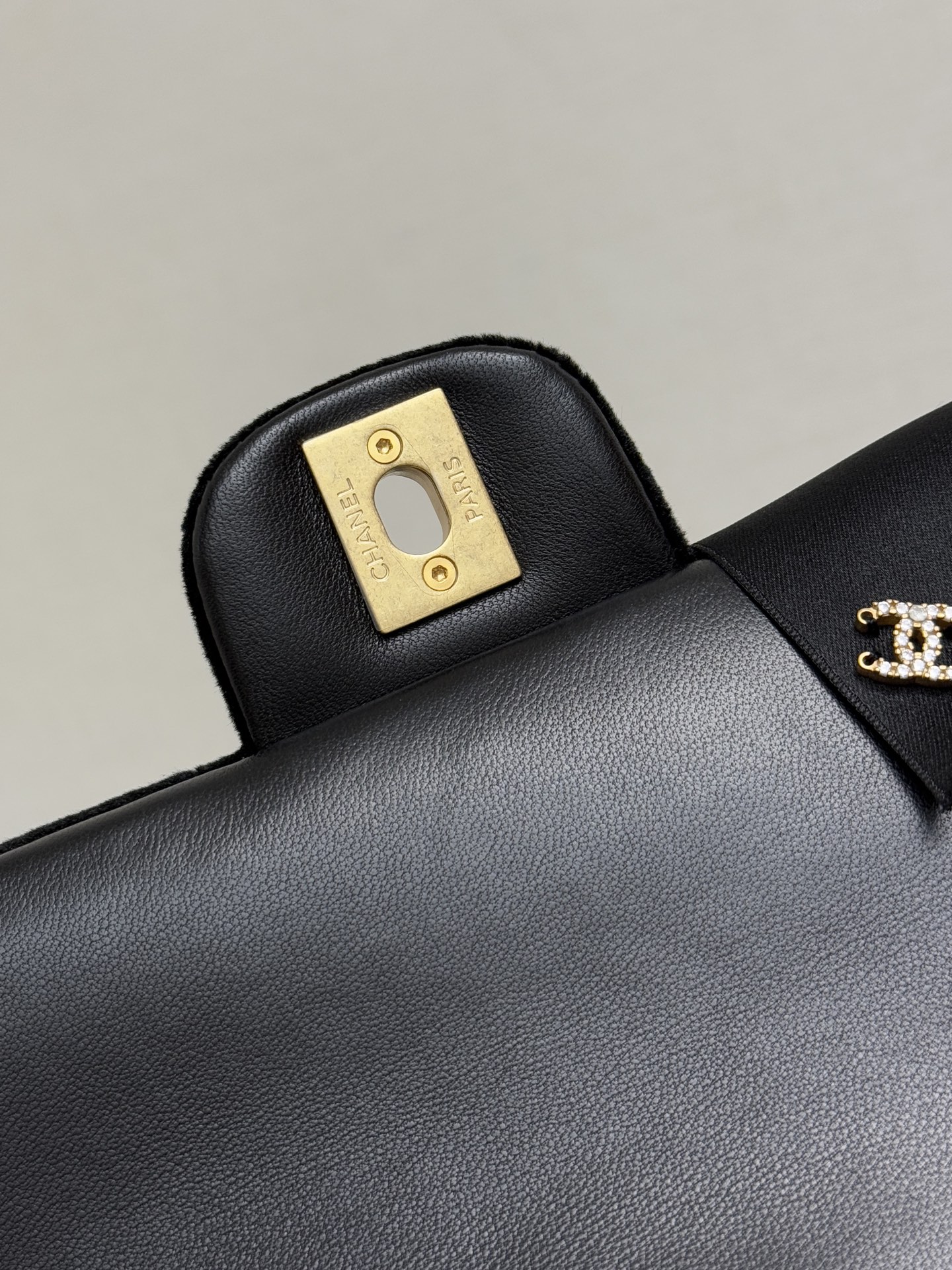 Chanel Ohanel 25K Bow Large mini