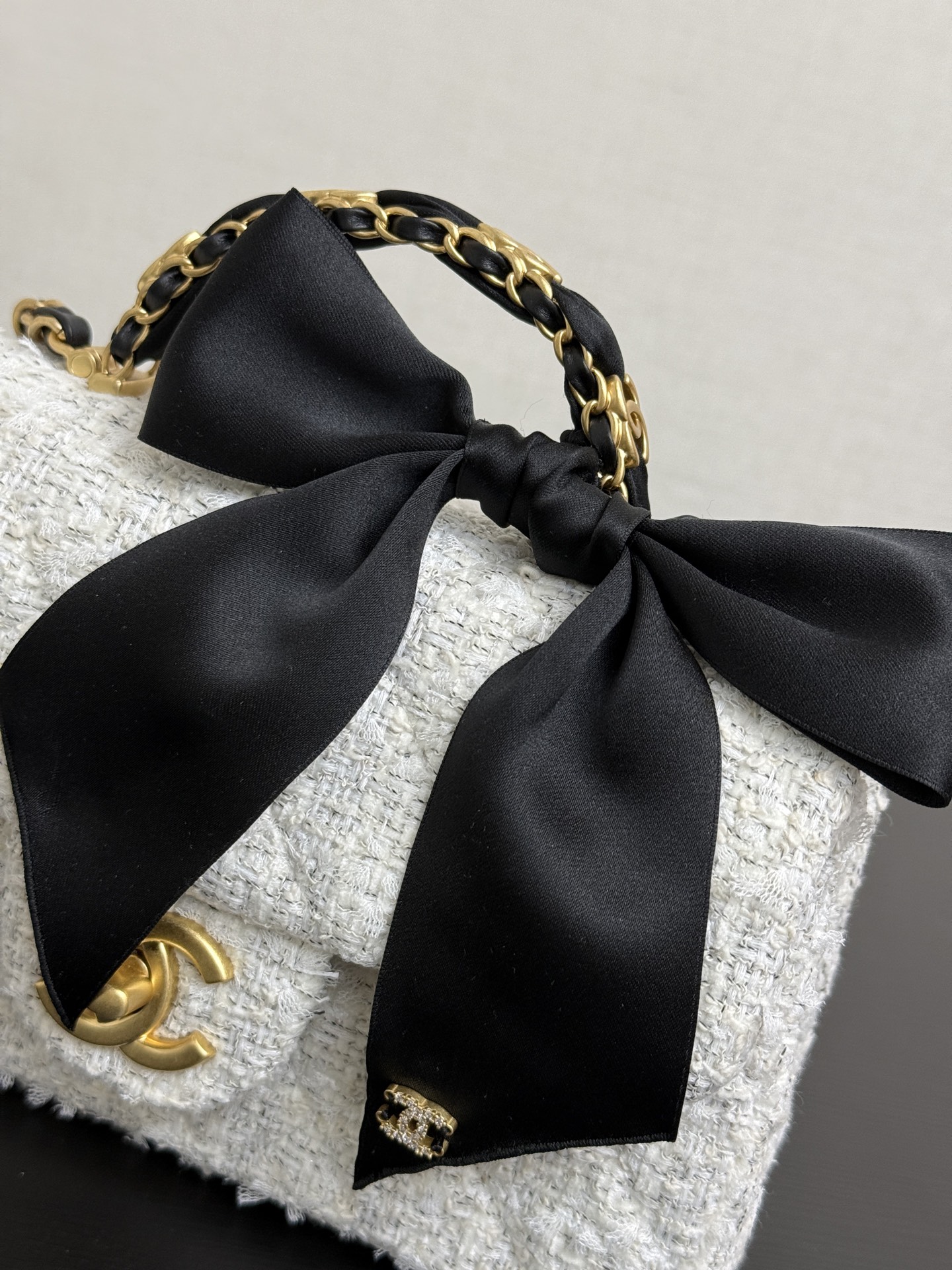 Chanel Ohanel 25K Bow Large mini