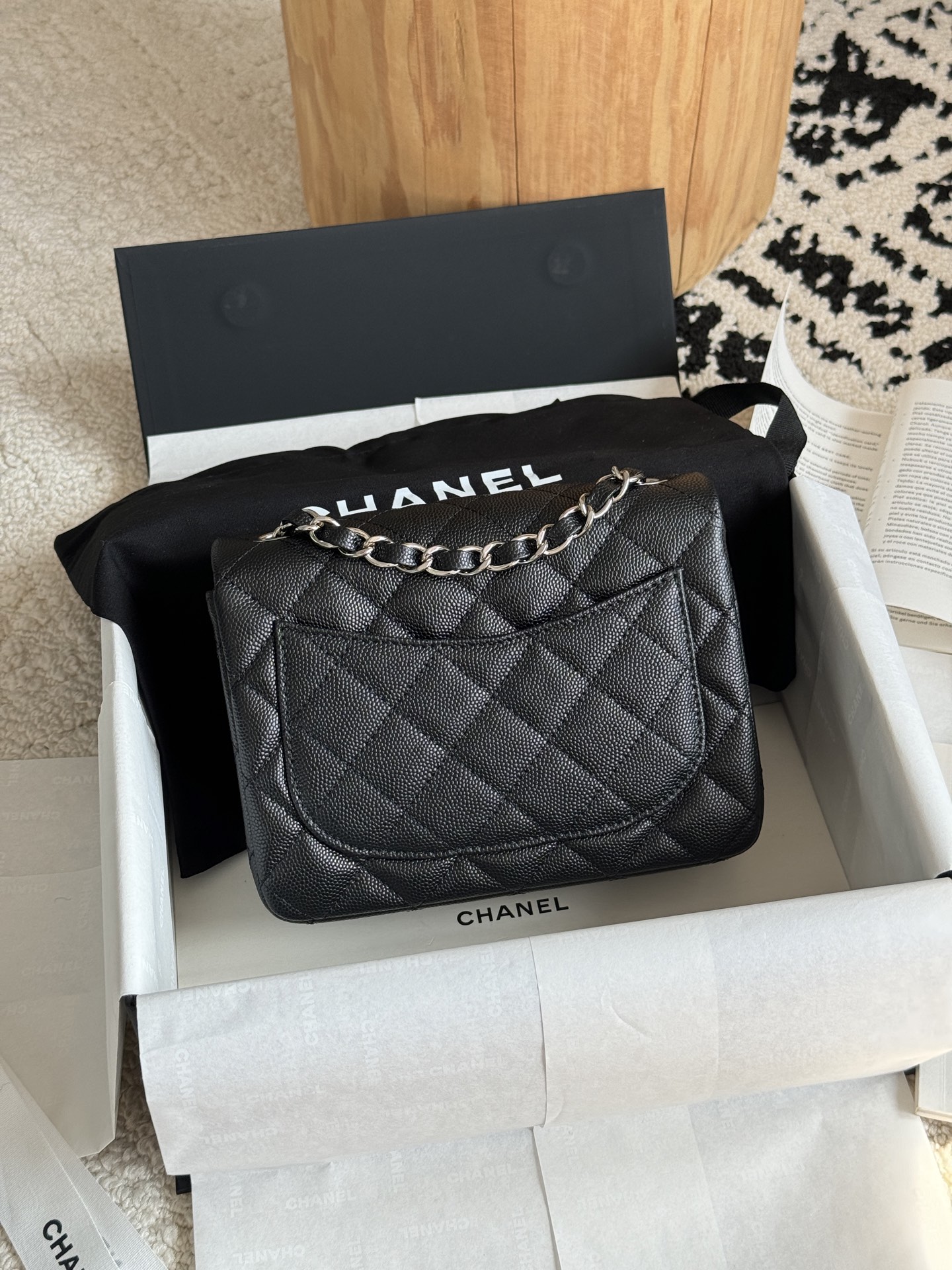 CHANEL CF17 Lychee grain black gold black silver