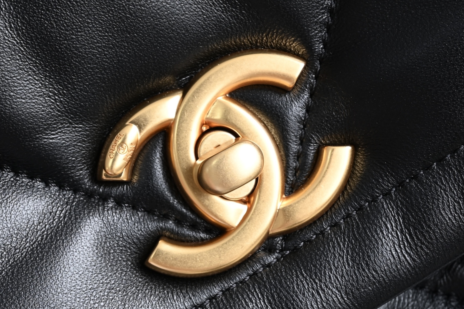 CHANNEL 25k Double pocket hobo