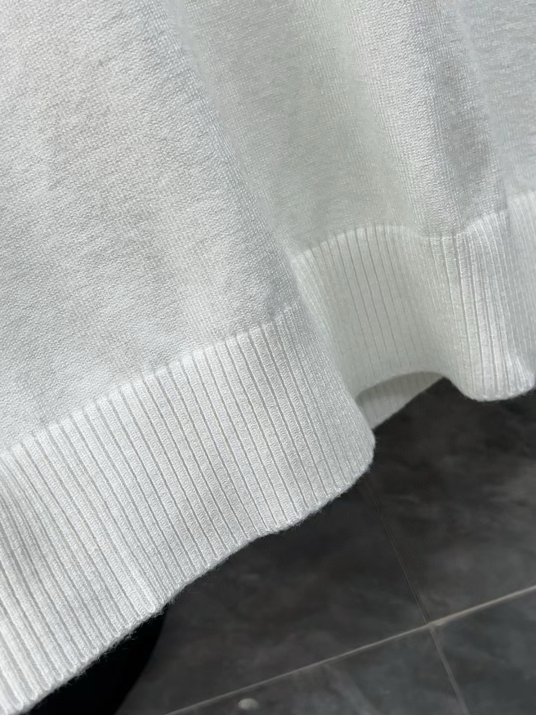 Louis Vuitton Exquisite Logo Crew Neck Sweater