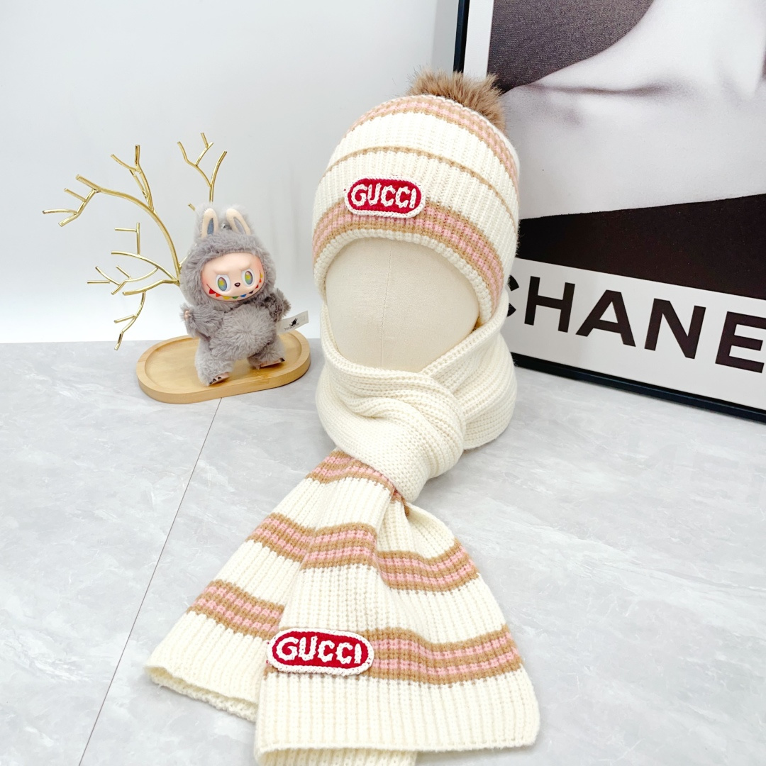 Gucci Scarf, Hat and Gloves Set