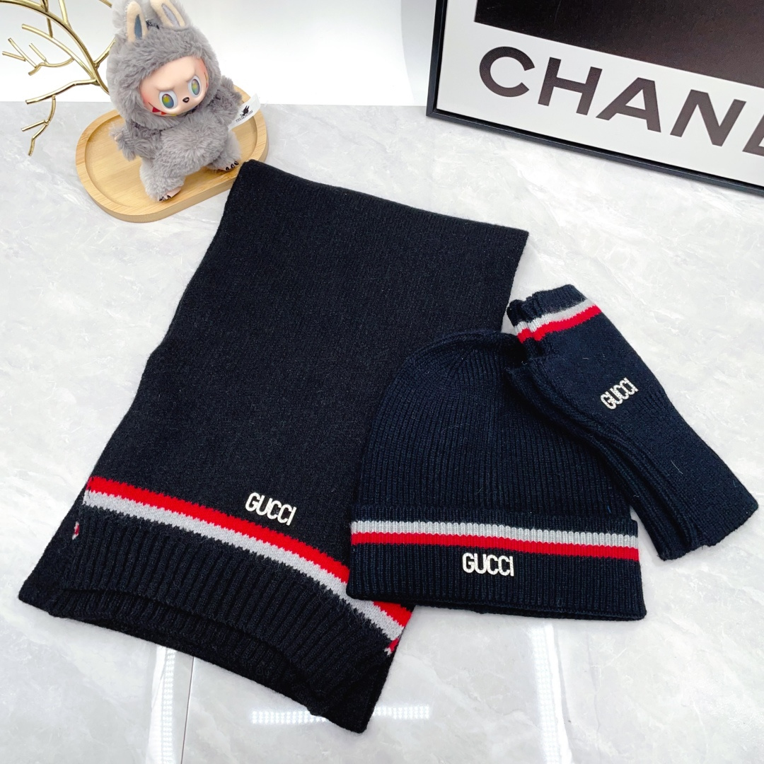 Gucci Scarf, Hat and Gloves Set
