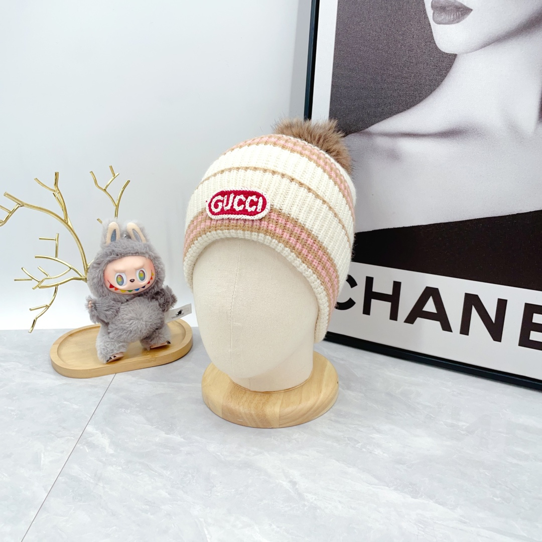 Gucci Scarf, Hat and Gloves Set