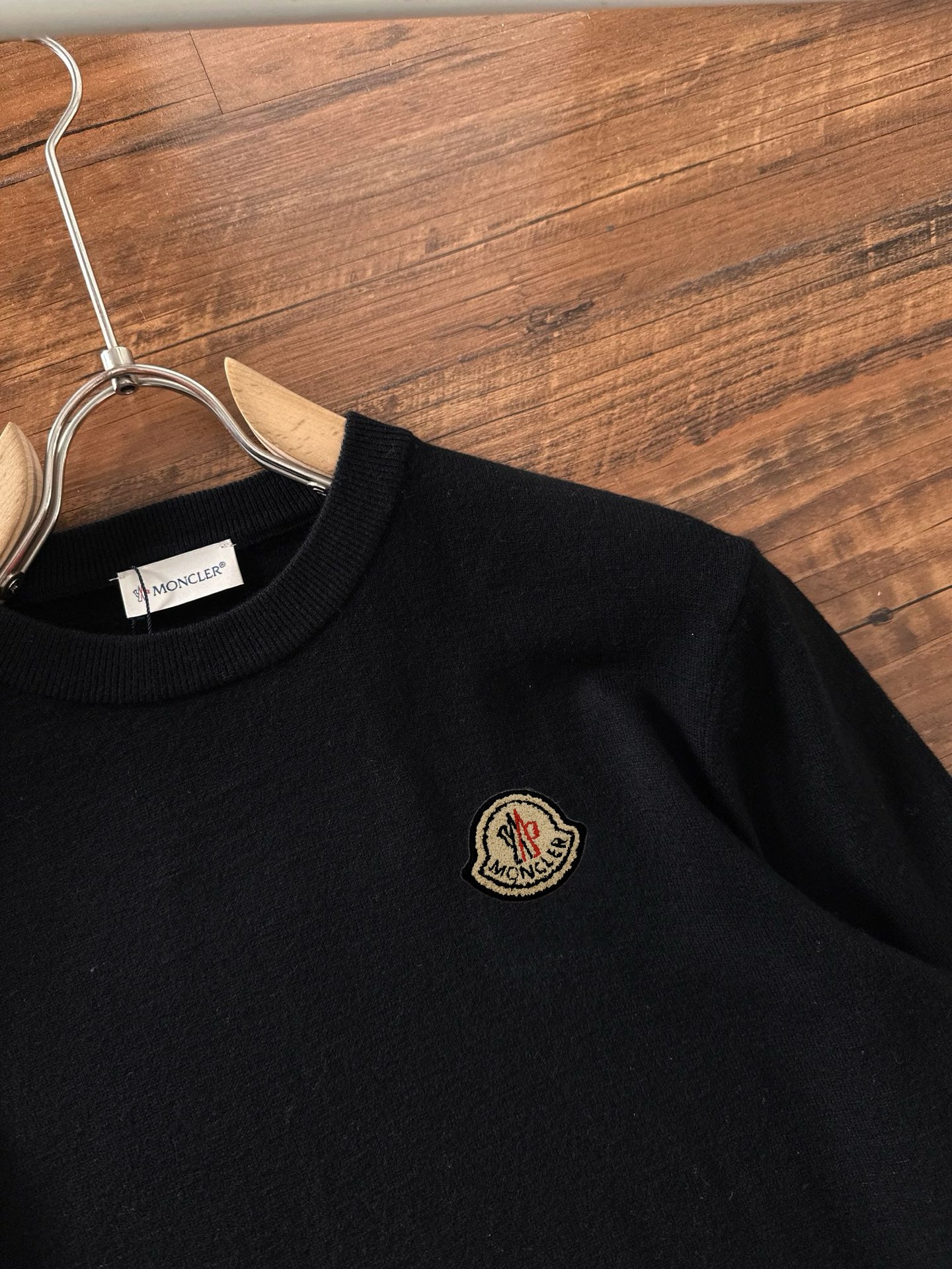 𝐌𝐎𝐍𝐂𝐋𝐄𝐑 Exquisite Logo Crew Neck Sweater