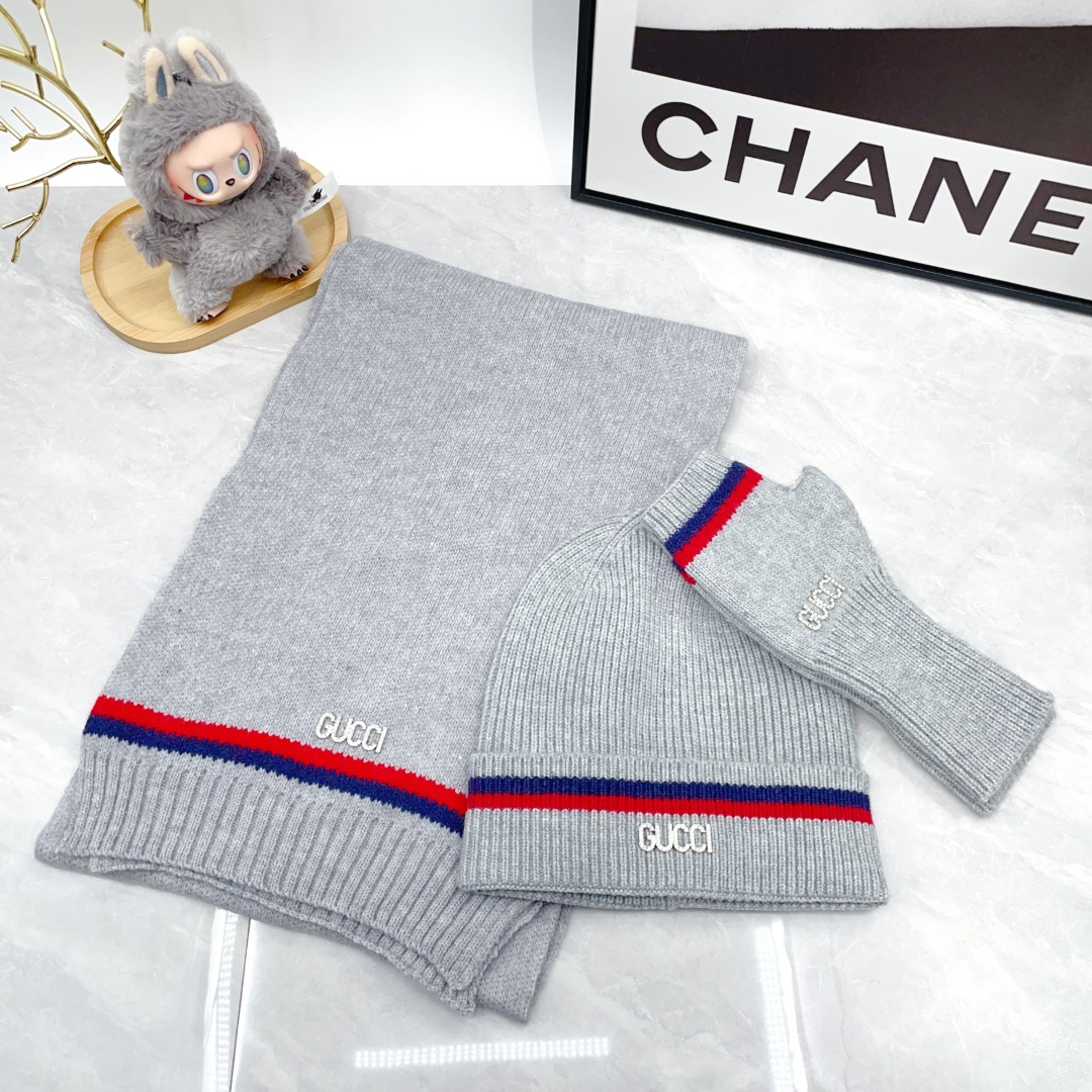 Gucci Scarf, Hat and Gloves Set