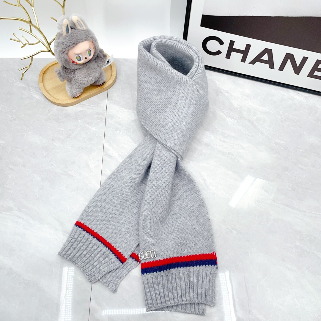 Gucci Scarf, Hat and Gloves Set