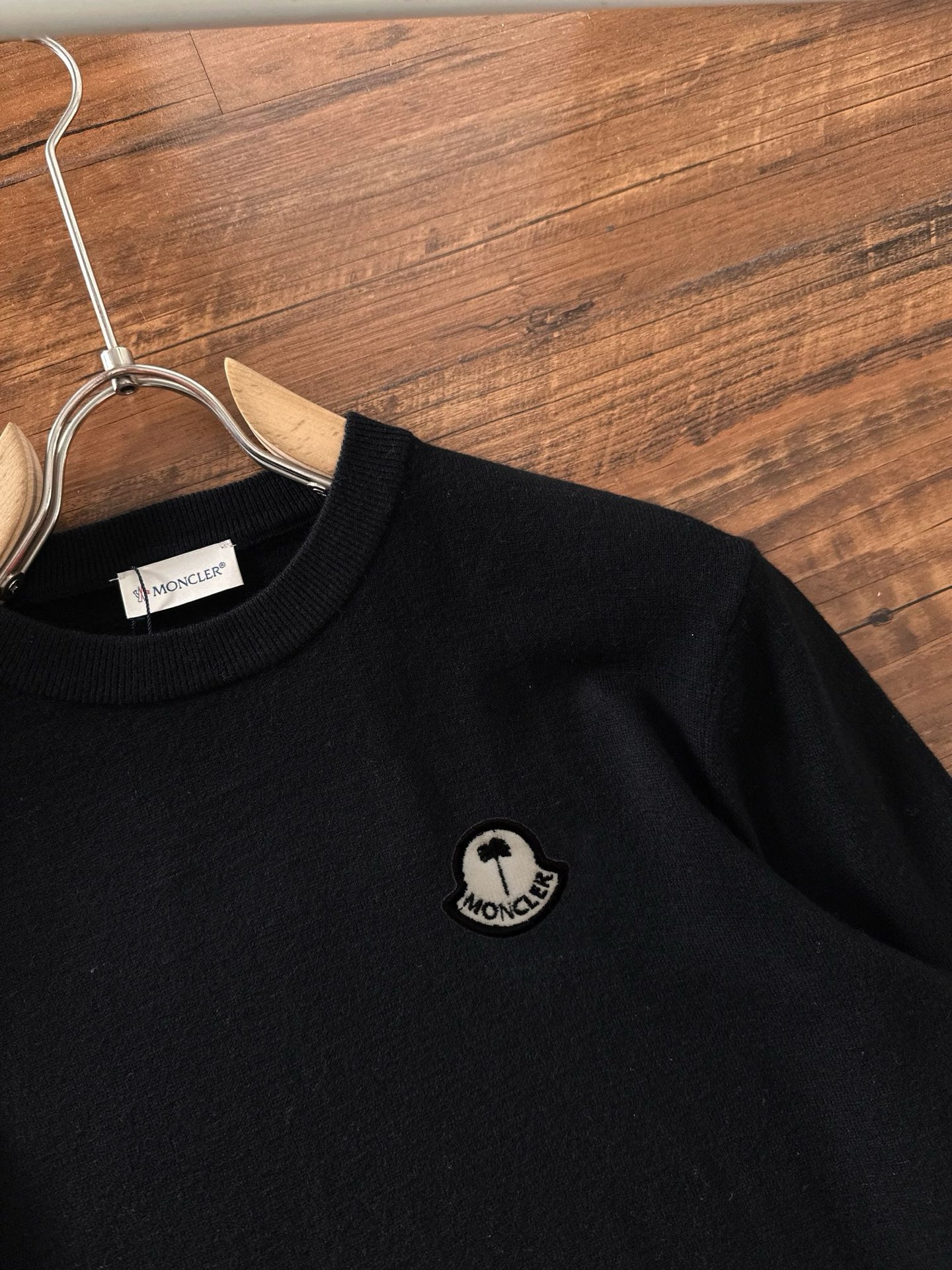 𝐌𝐎𝐍𝐂𝐋𝐄𝐑 Exquisite Logo Crew Neck Sweater