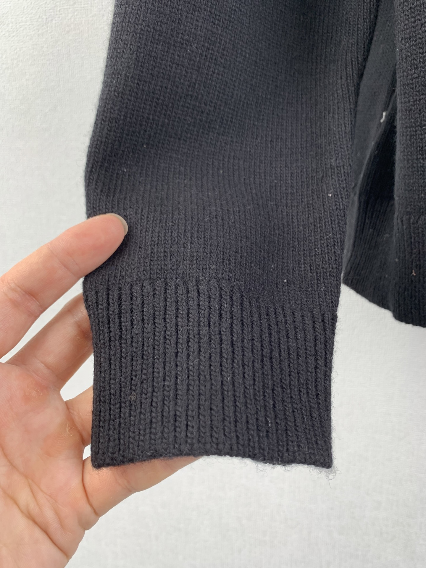 LOUIS VUITTON  Embroidered Monogram Logo Cardigan