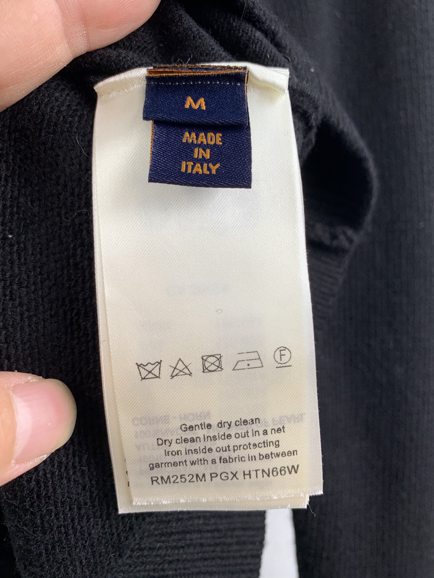 LOUIS VUITTON  Embroidered Monogram Logo Cardigan