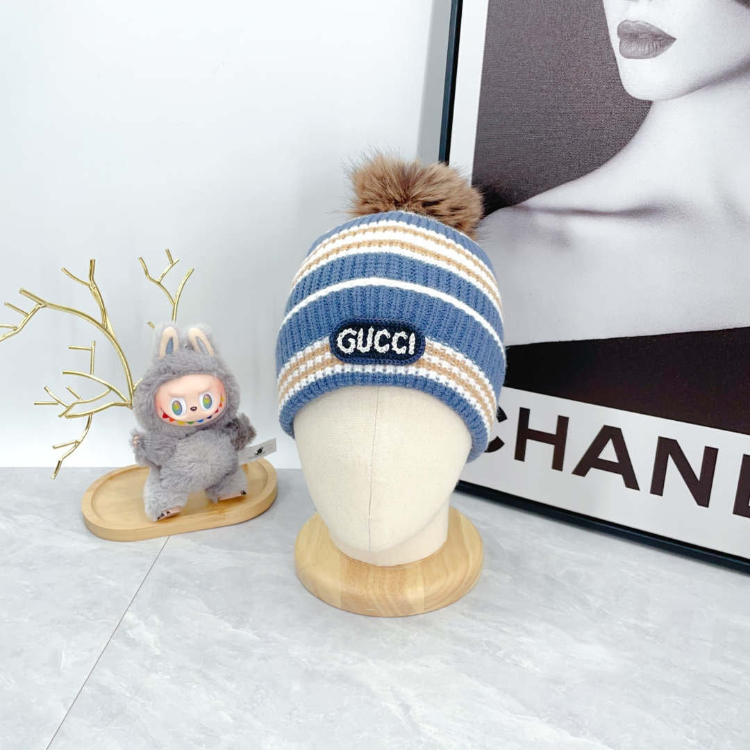 Gucci Scarf, Hat and Gloves Set