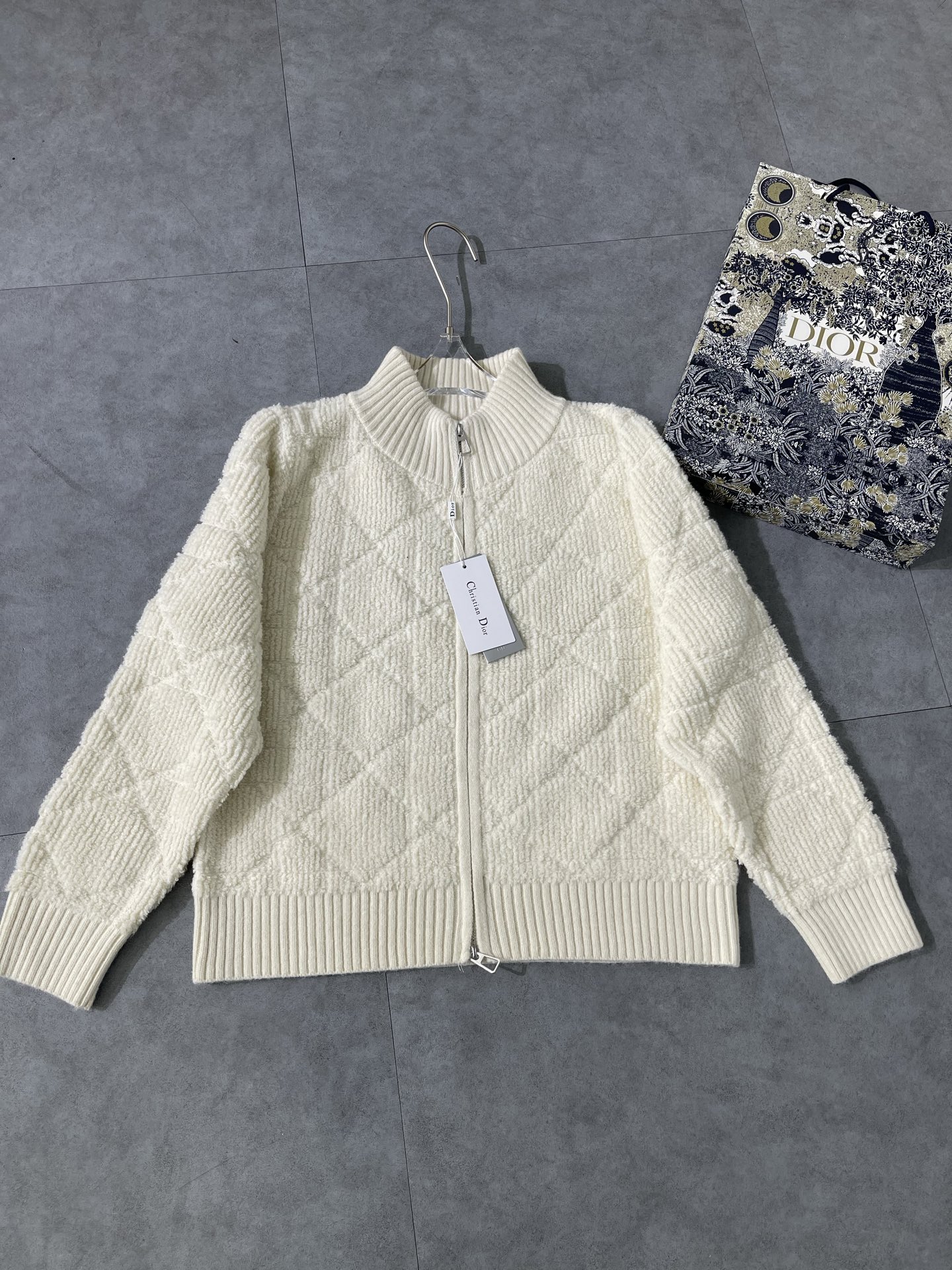 DR Heavy-Embroidery Knitted Cardigan