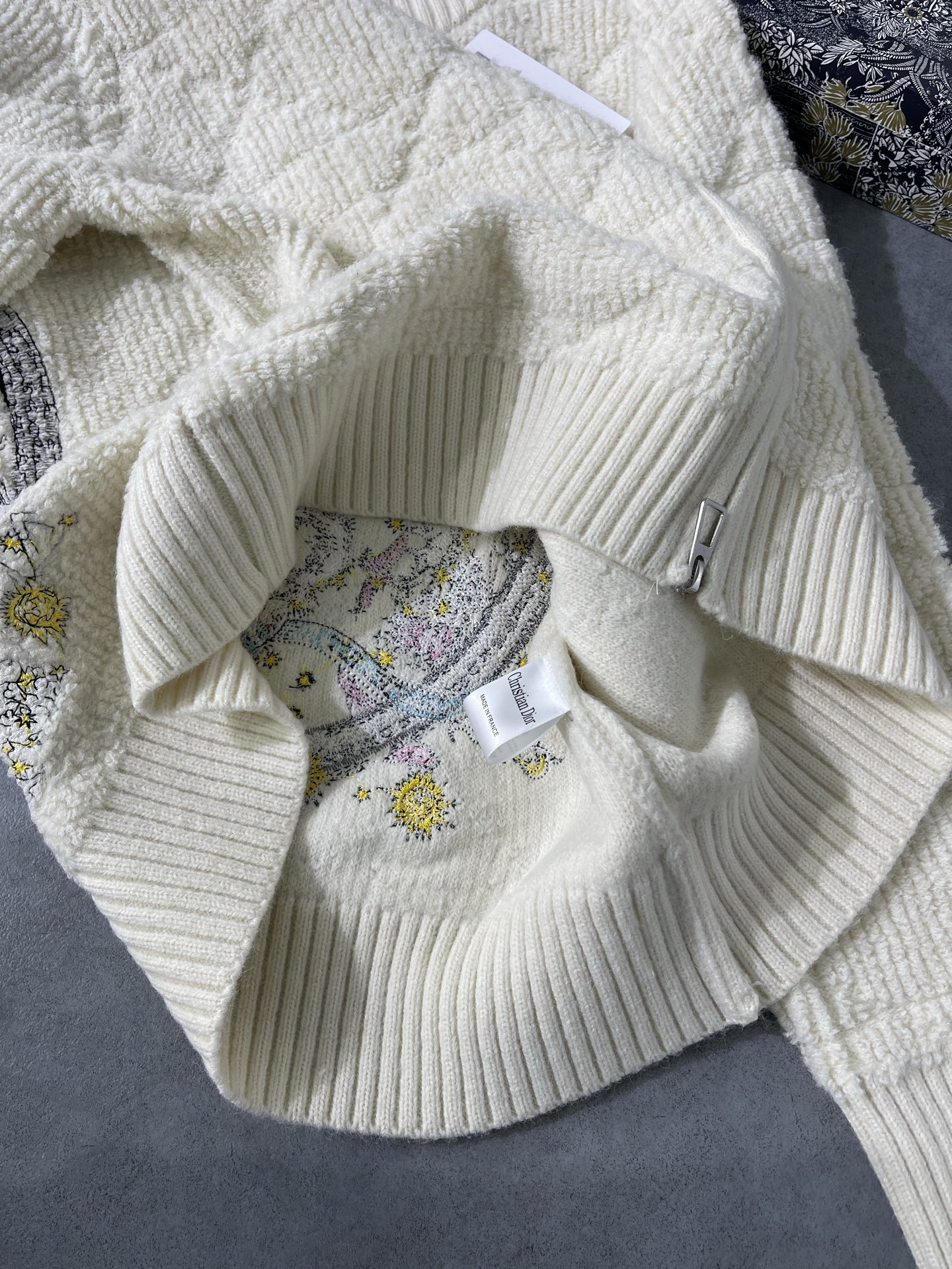 DR Heavy-Embroidery Knitted Cardigan