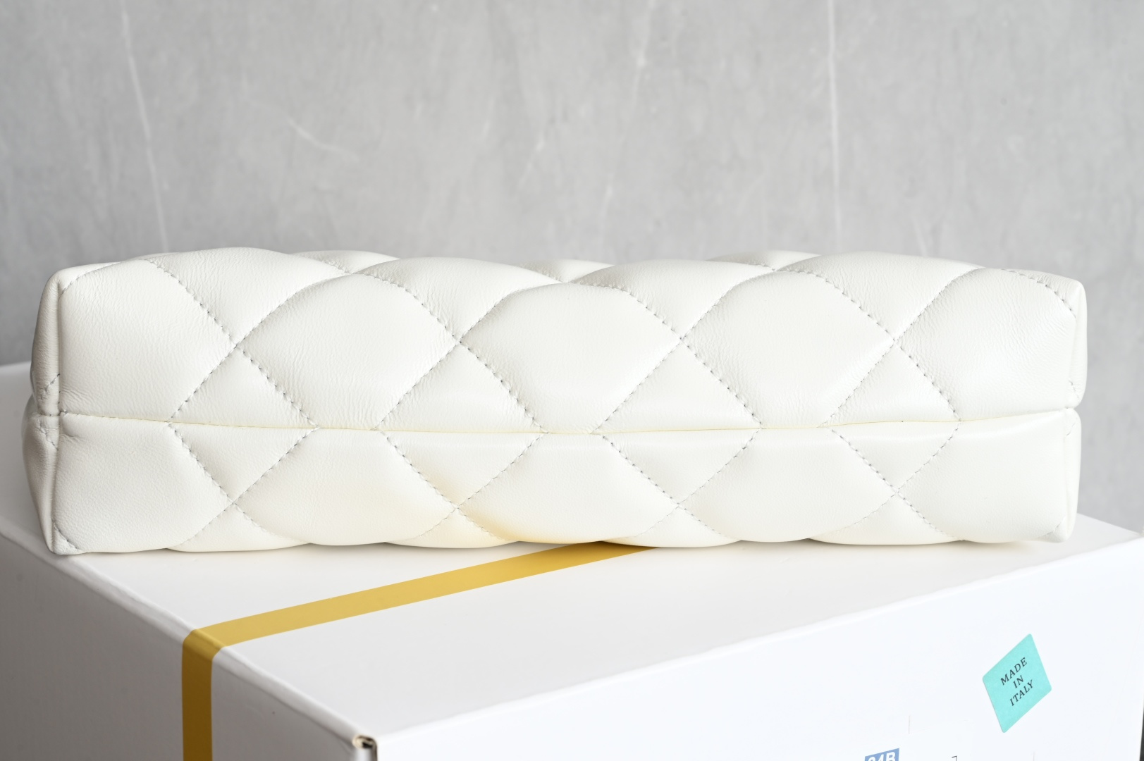 CHANEL 25s gold coin chain bag