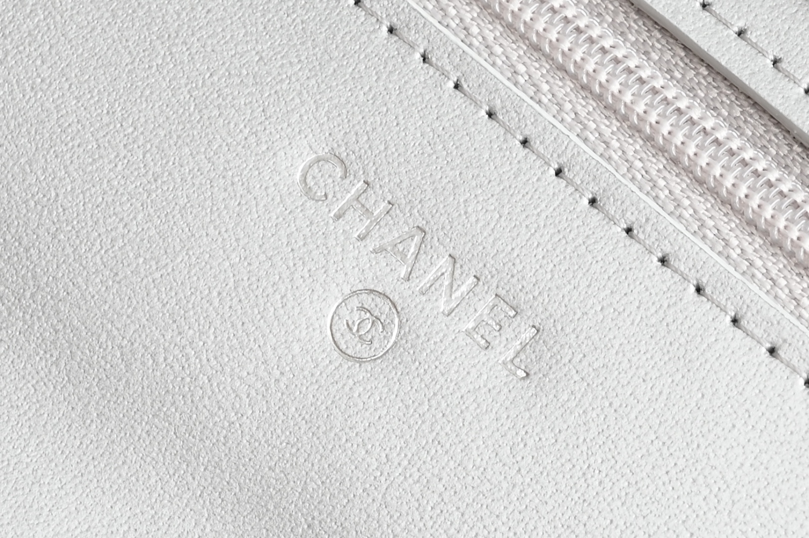 Chanel 25B Chain Woc