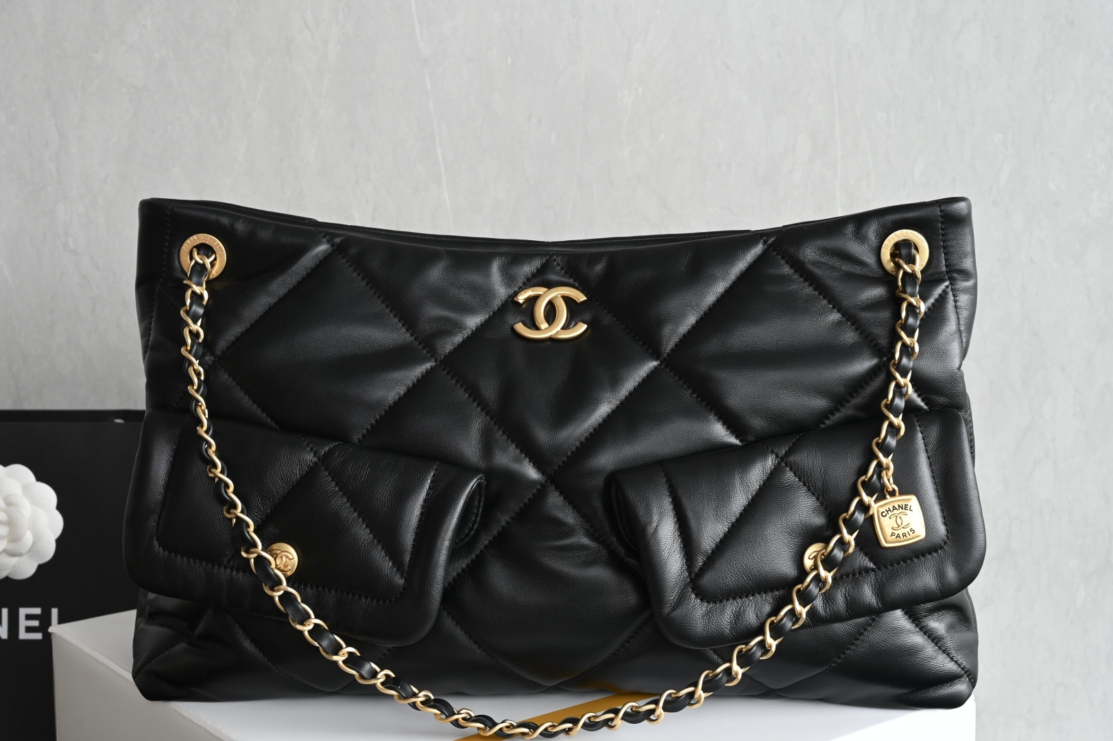CHANEL 25k hobo double-pocket shopping bag