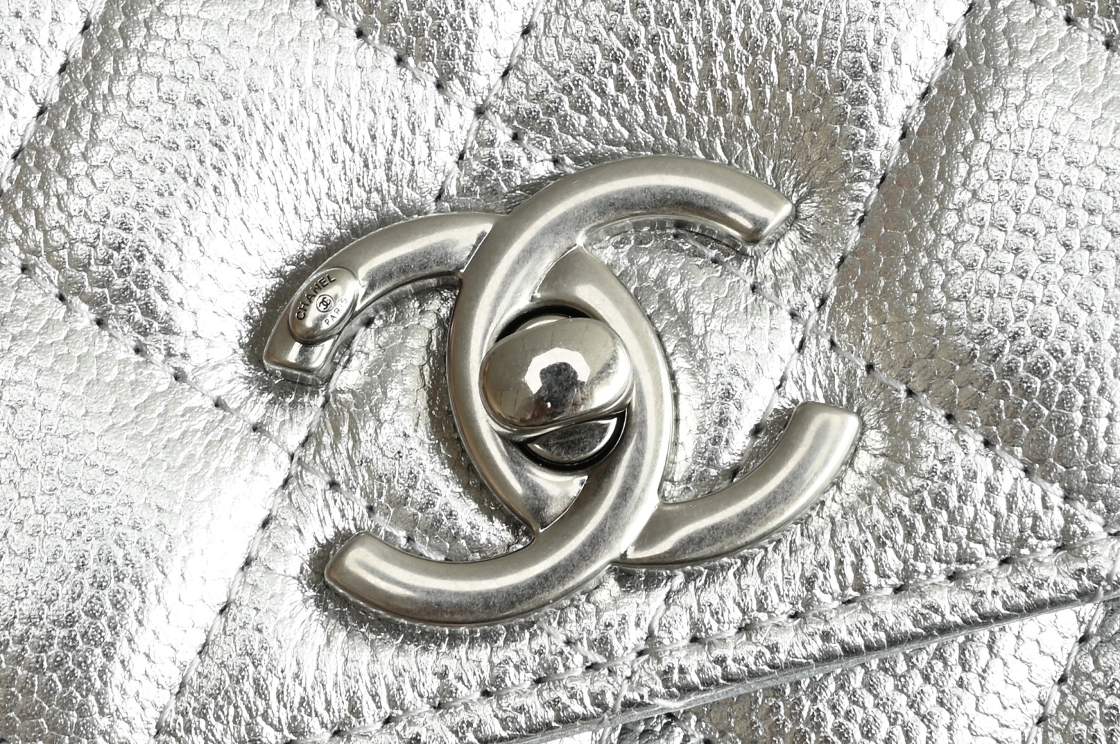 Chanel 25B Chain Woc