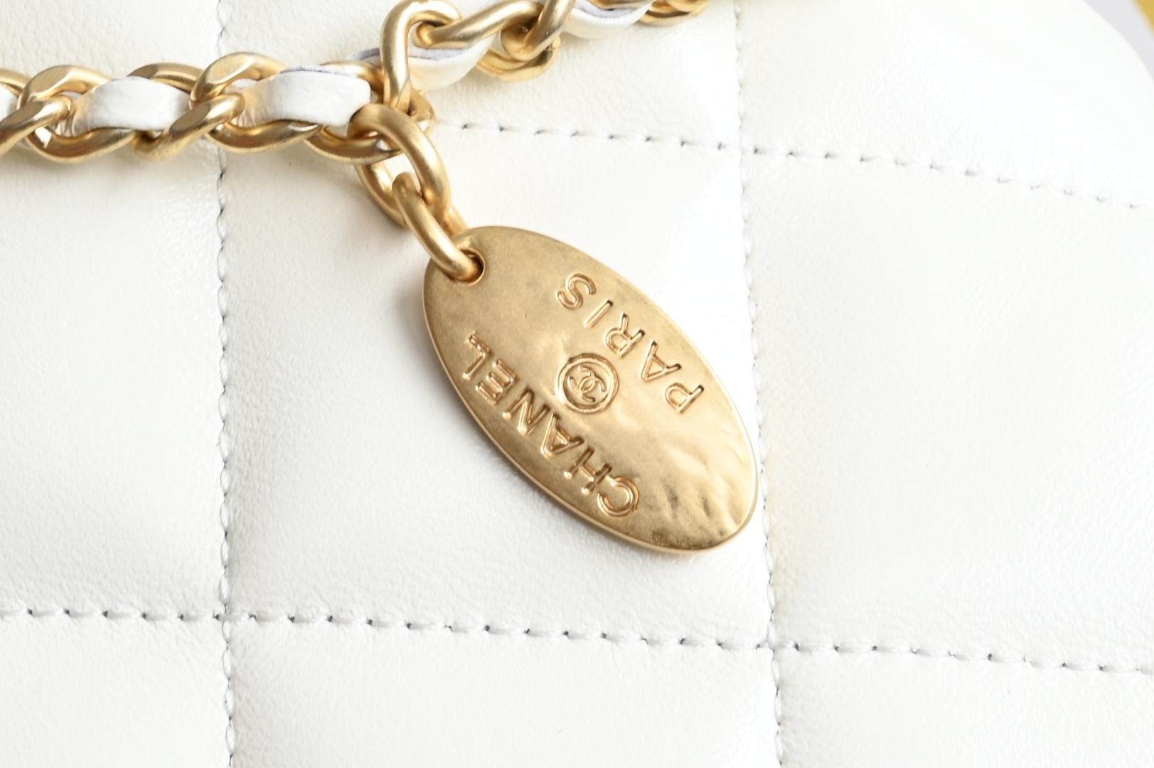 CHANEL 25s gold coin chain bag