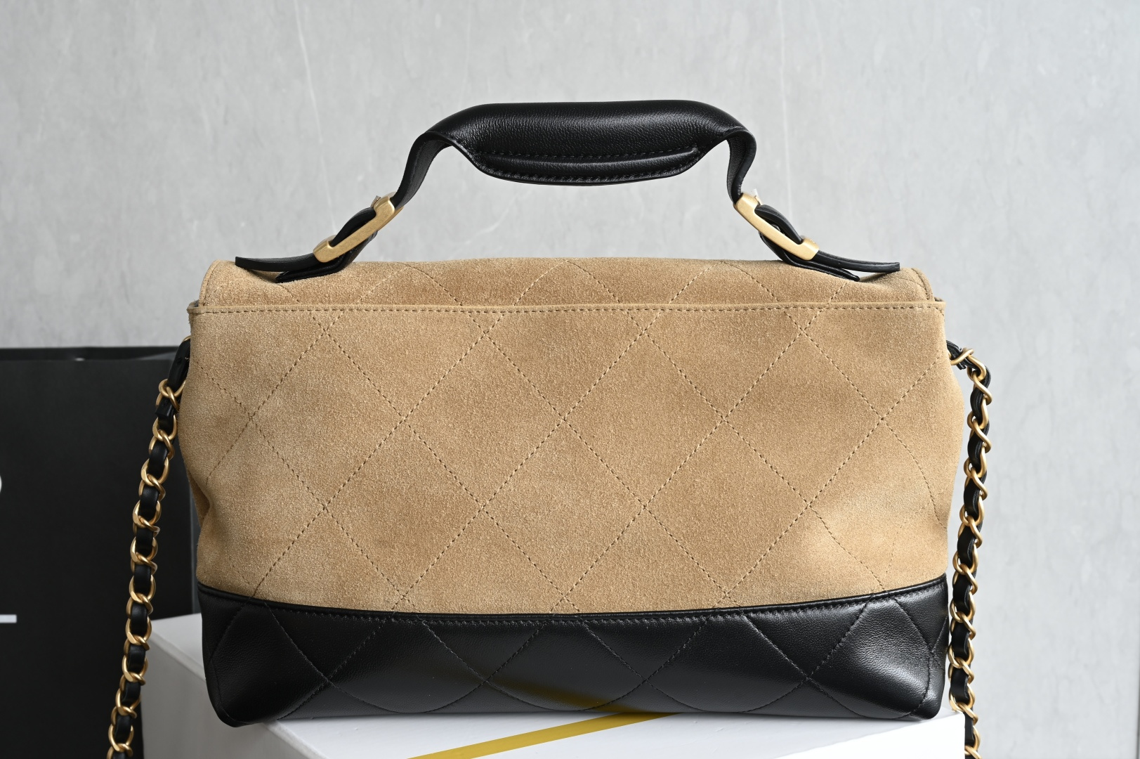 Channel 25A suede messenger bag