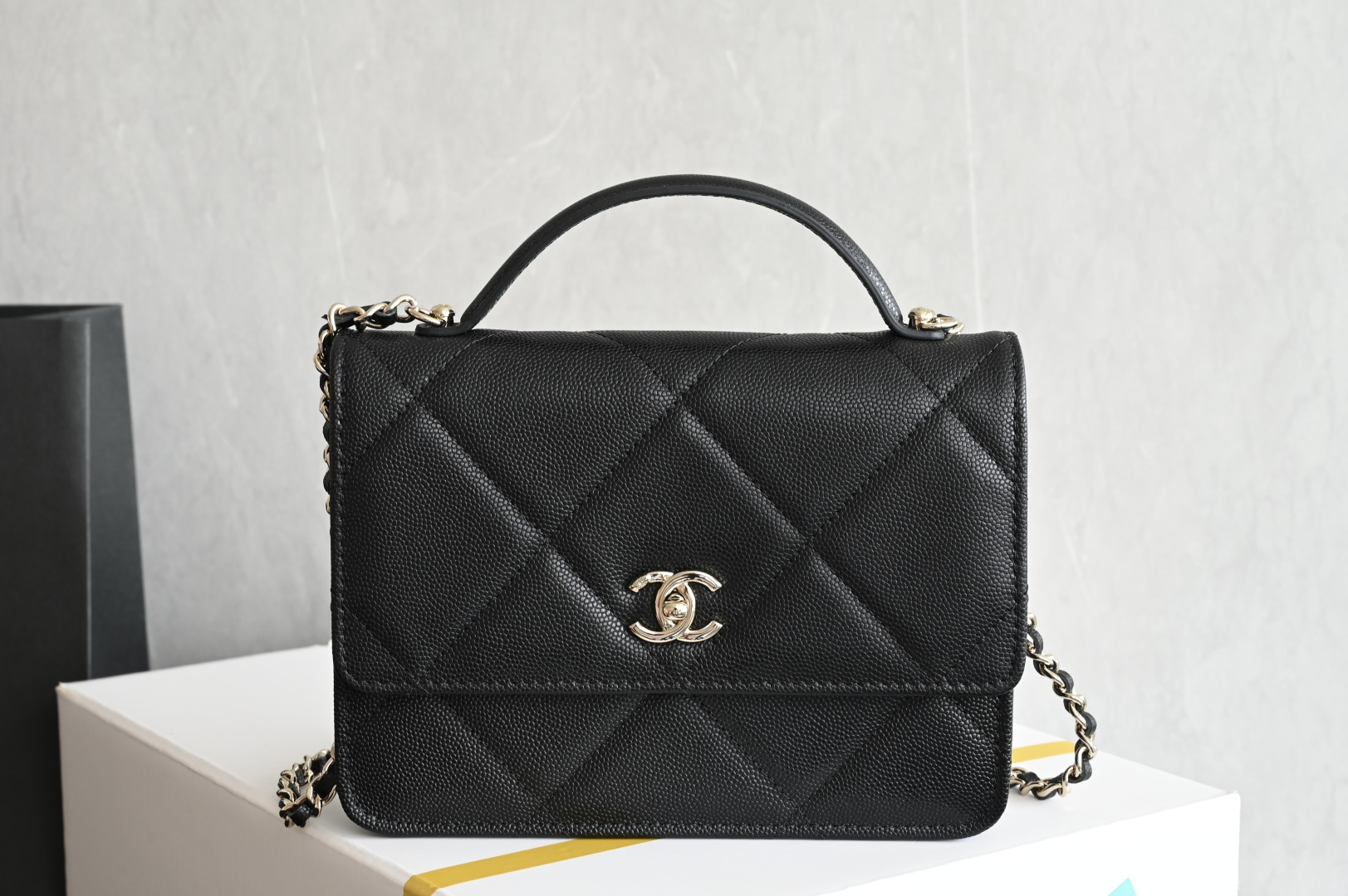 Channel 25k three-in-one large-compartment backpack